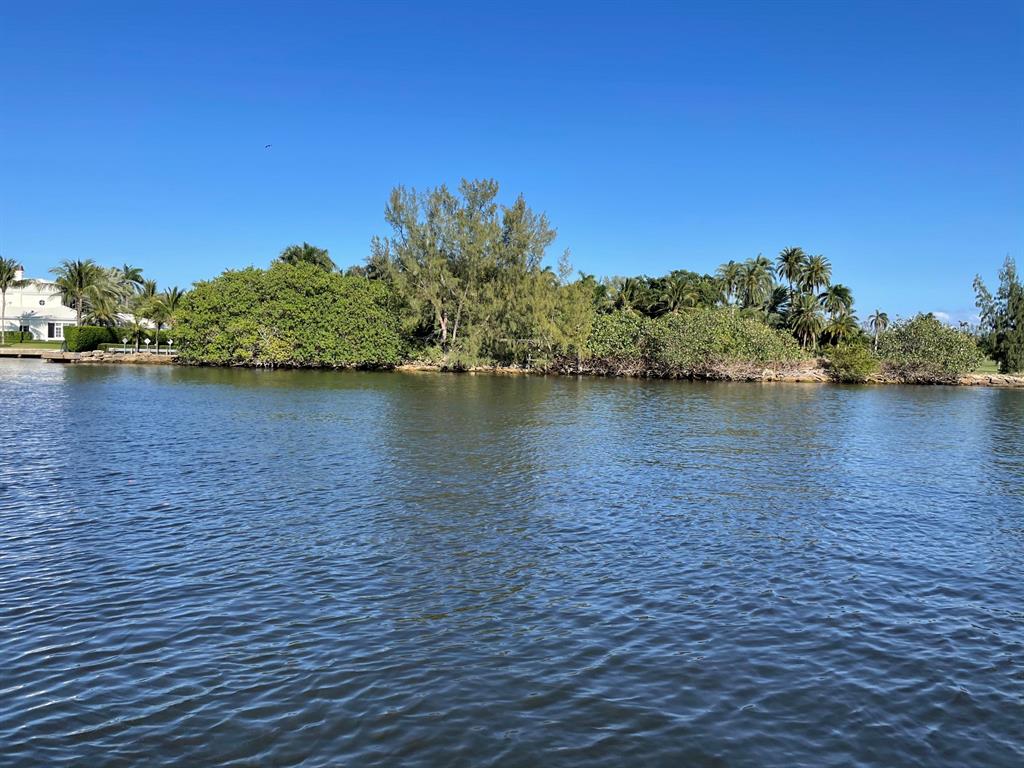 PLACE AU SOLEIL - Land