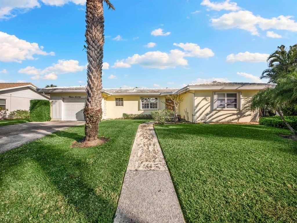 Photo of 1270 Manor Drive, Singer Island, FL 33404 (MLS # R10694158)