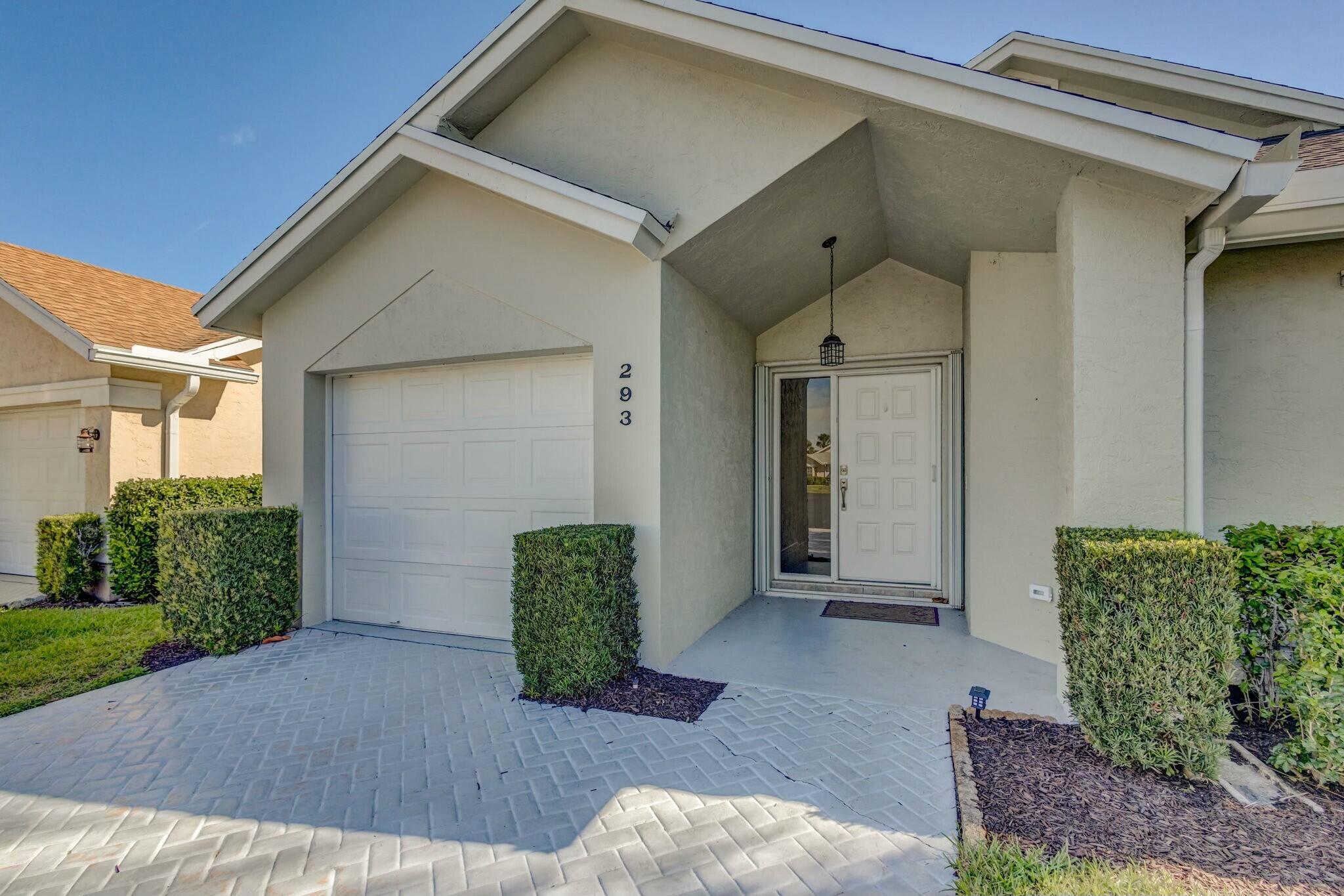 293 Moccasin Trail W