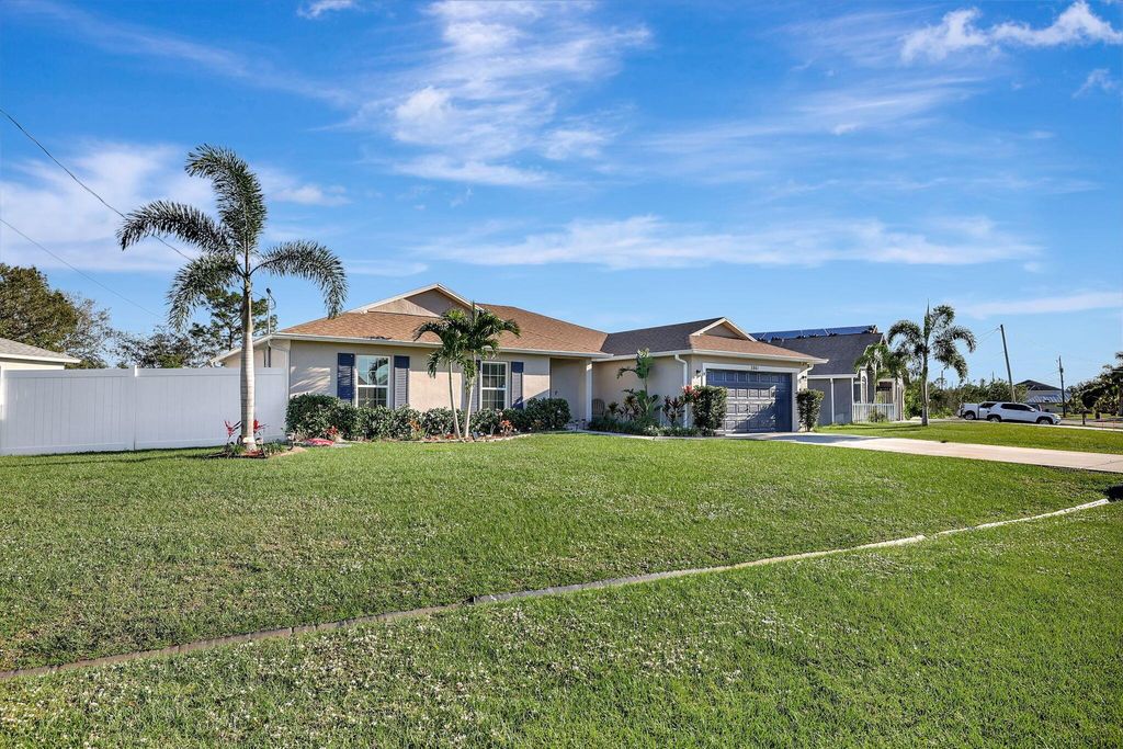 Photo of 5861 NW Mesa Circle, Port Saint Lucie, FL 34986 (MLS # R11049156)