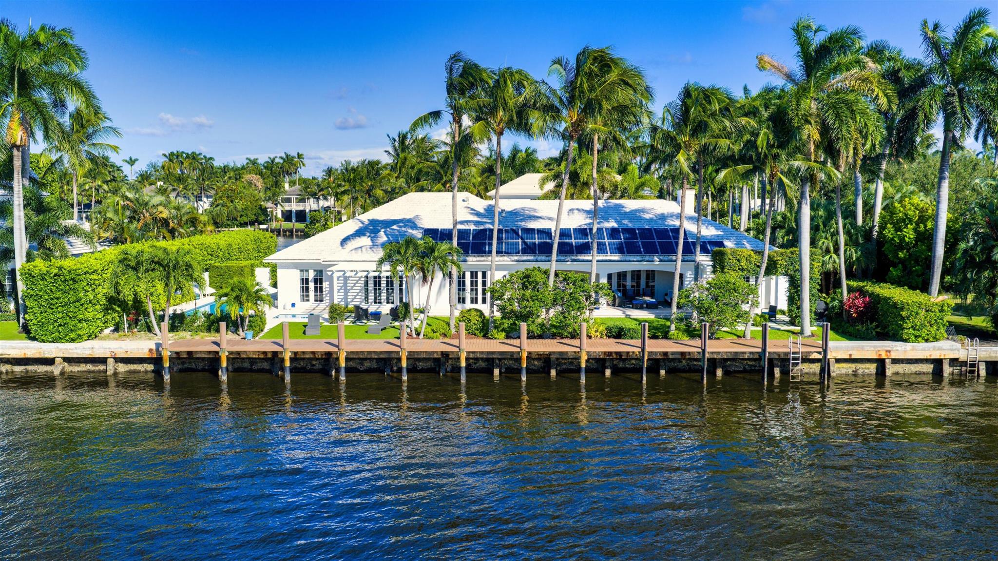 566 Palm Way