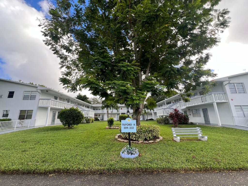 Photo of 209 TILFORD K #209, Deerfield Beach, FL 33442 (MLS # B26094653)