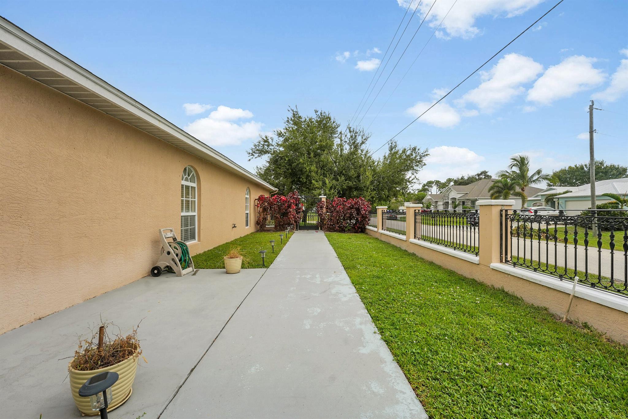 PORT ST LUCIE SECTION 33 - Residential