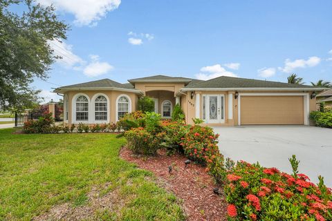 Photo of 1402 SW Doe Court, Port Saint Lucie, FL 34953 (MLS # R11115234)