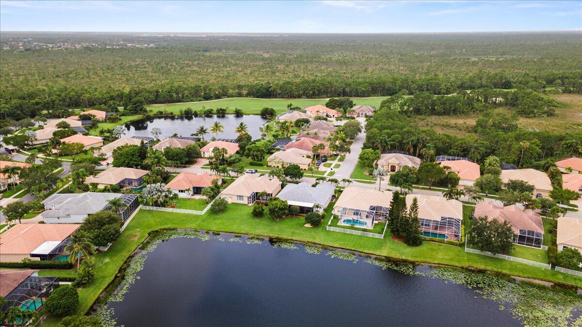 7017 SE Bay Hill Drive