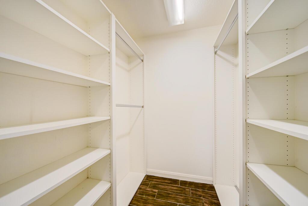 VILLAGEWALK OF WELLINGTON - Residential