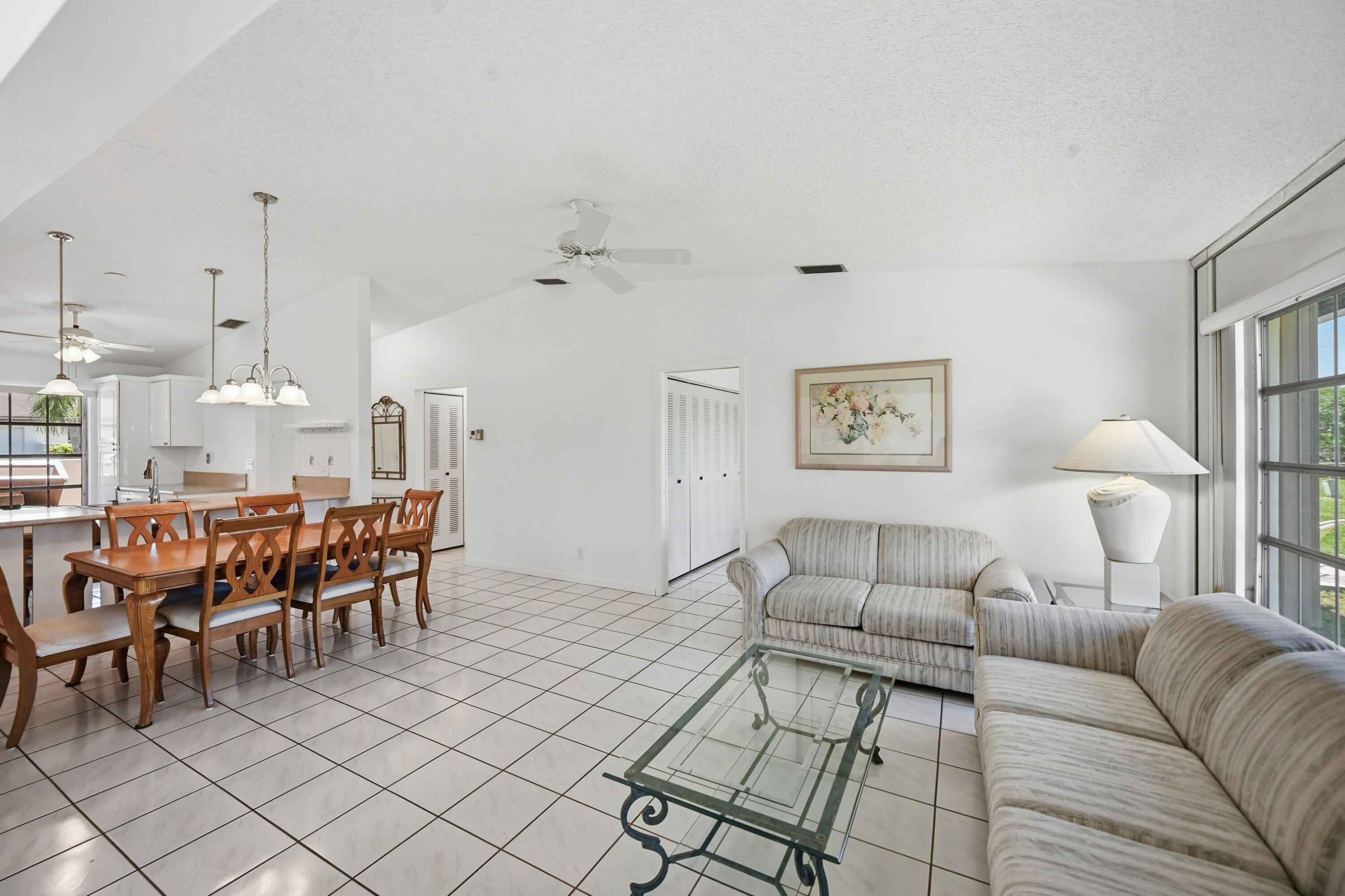 LAS VERDES / LAUREL OAK - Residential