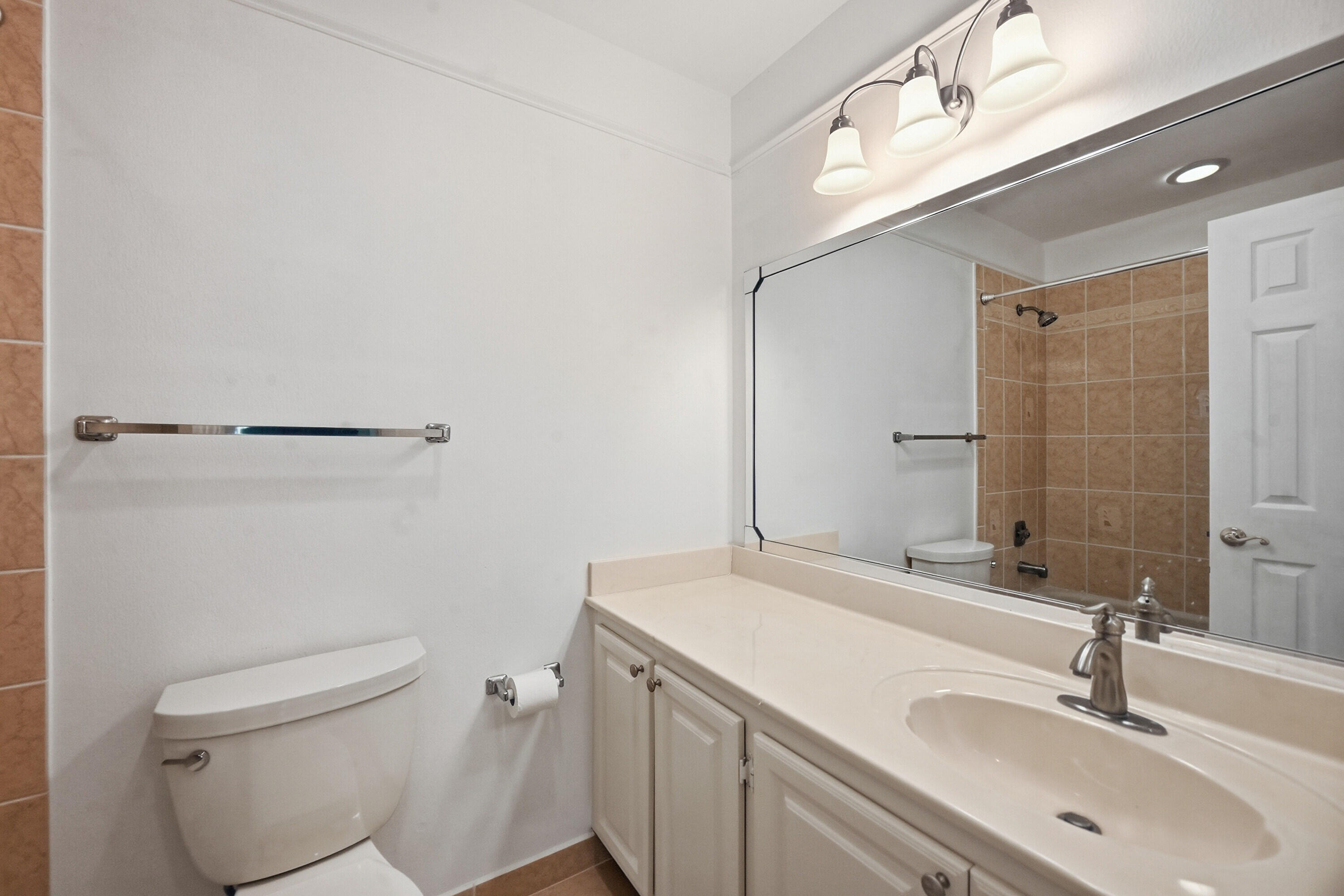 LAS VERDES / LAUREL OAK - Residential