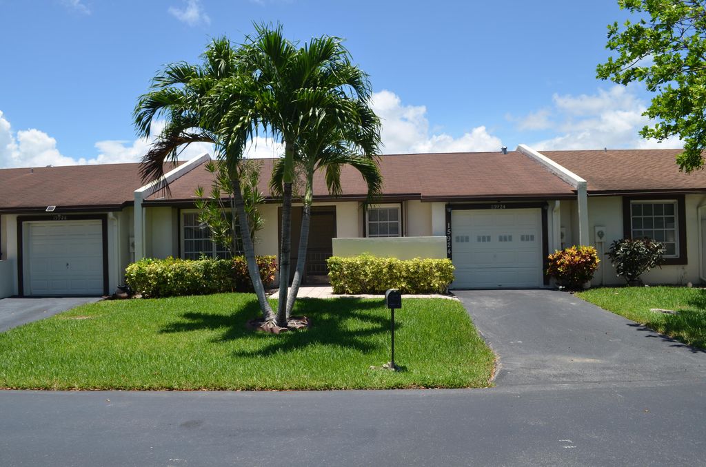 Photo of 15924 Laurel Oak Circle, Delray Beach, FL 33484 (MLS # R11138429)