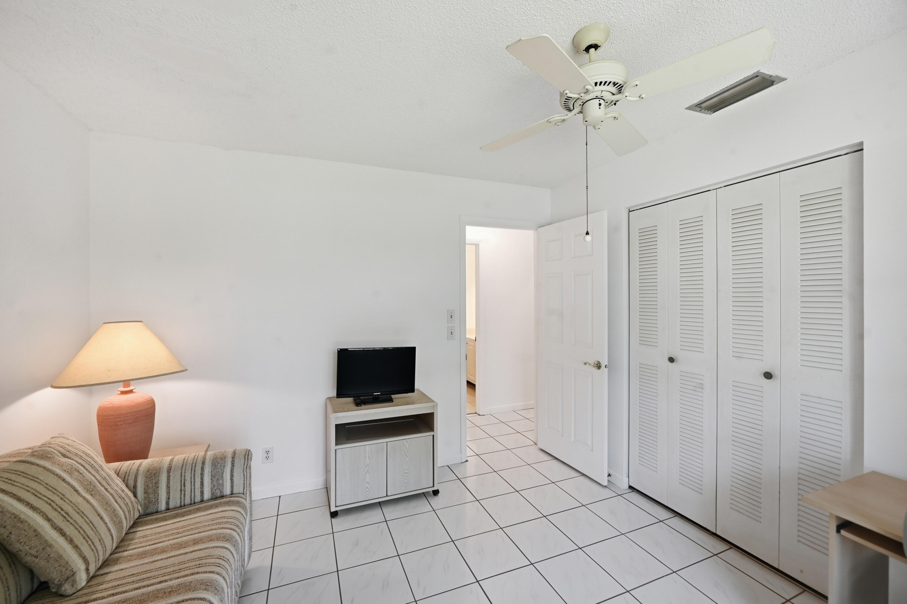LAS VERDES / LAUREL OAK - Residential