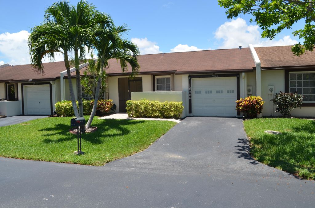 Photo of 15924 Laurel Oak Circle, Delray Beach, FL 33484 (MLS # R11138429)