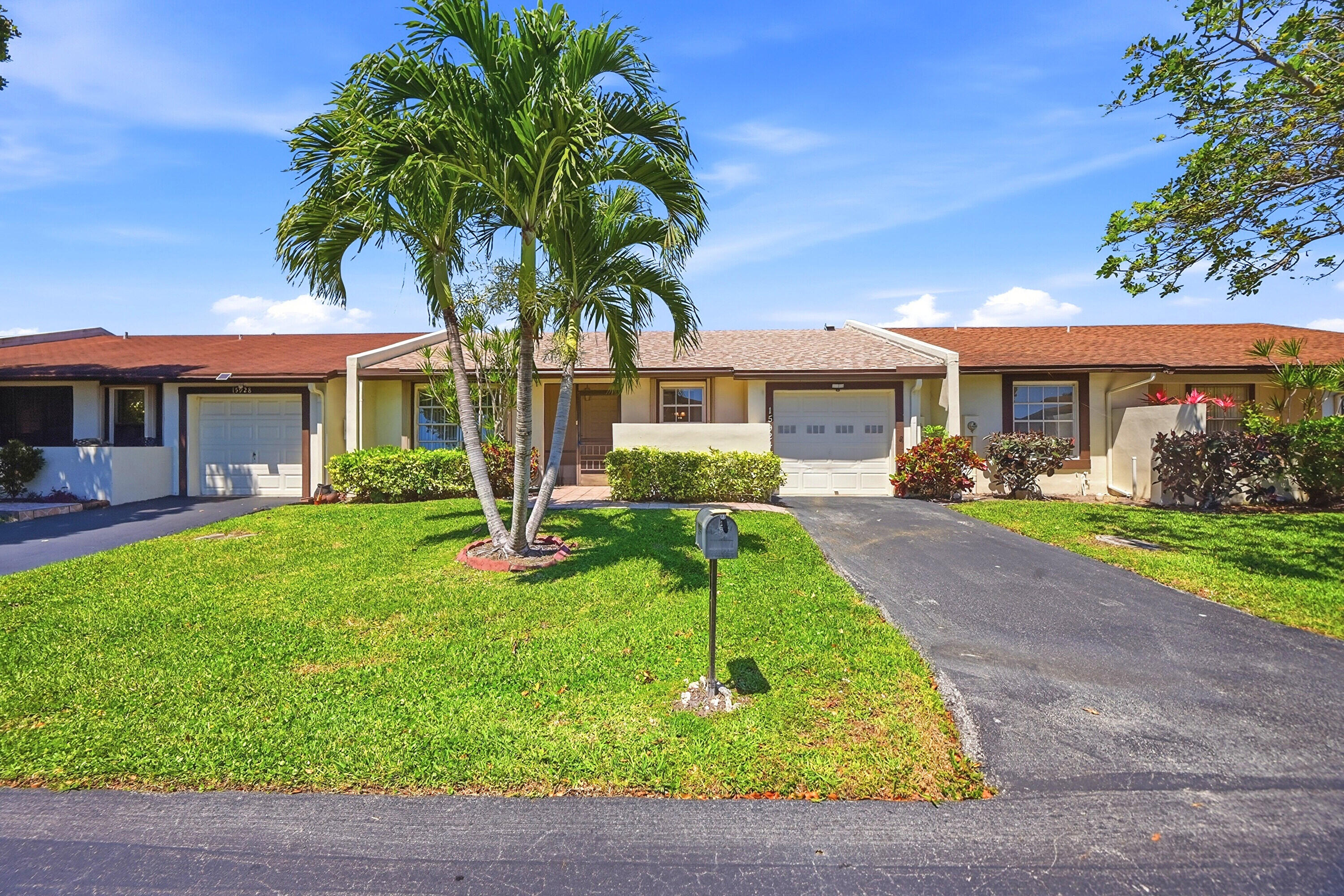 View photos, virtual tours, details... 15924 Laurel Oak Circle