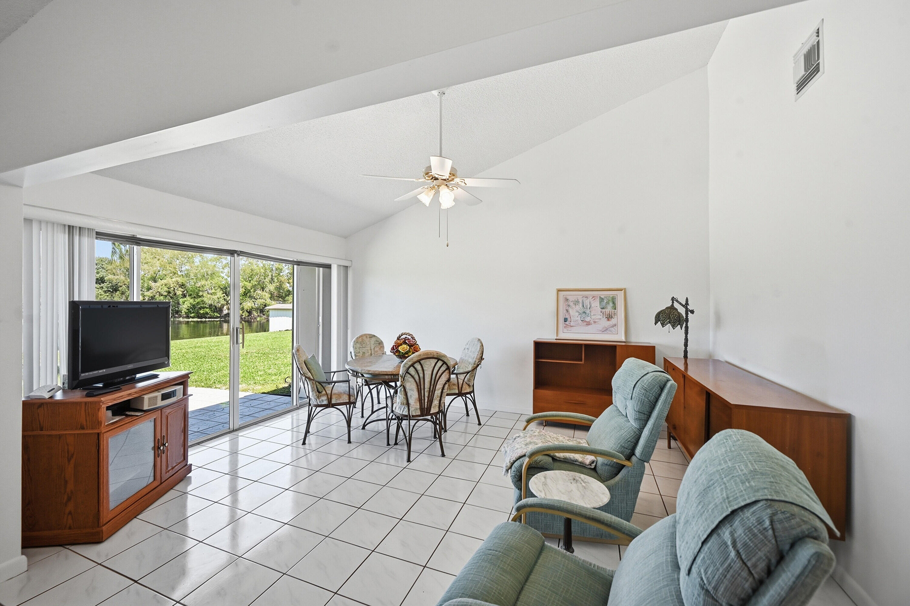 LAS VERDES / LAUREL OAK - Residential