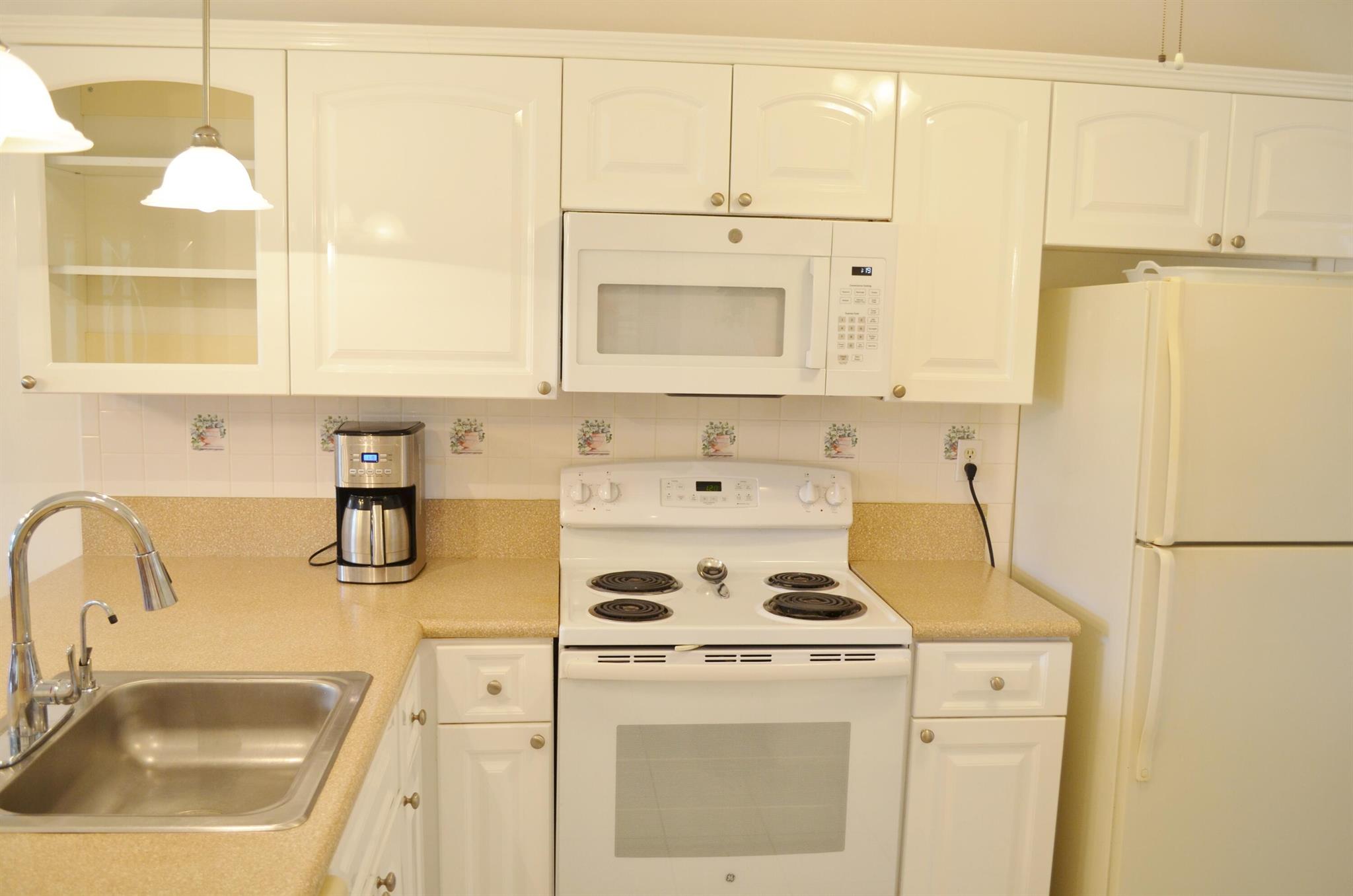 LAS VERDES / LAUREL OAK - Residential