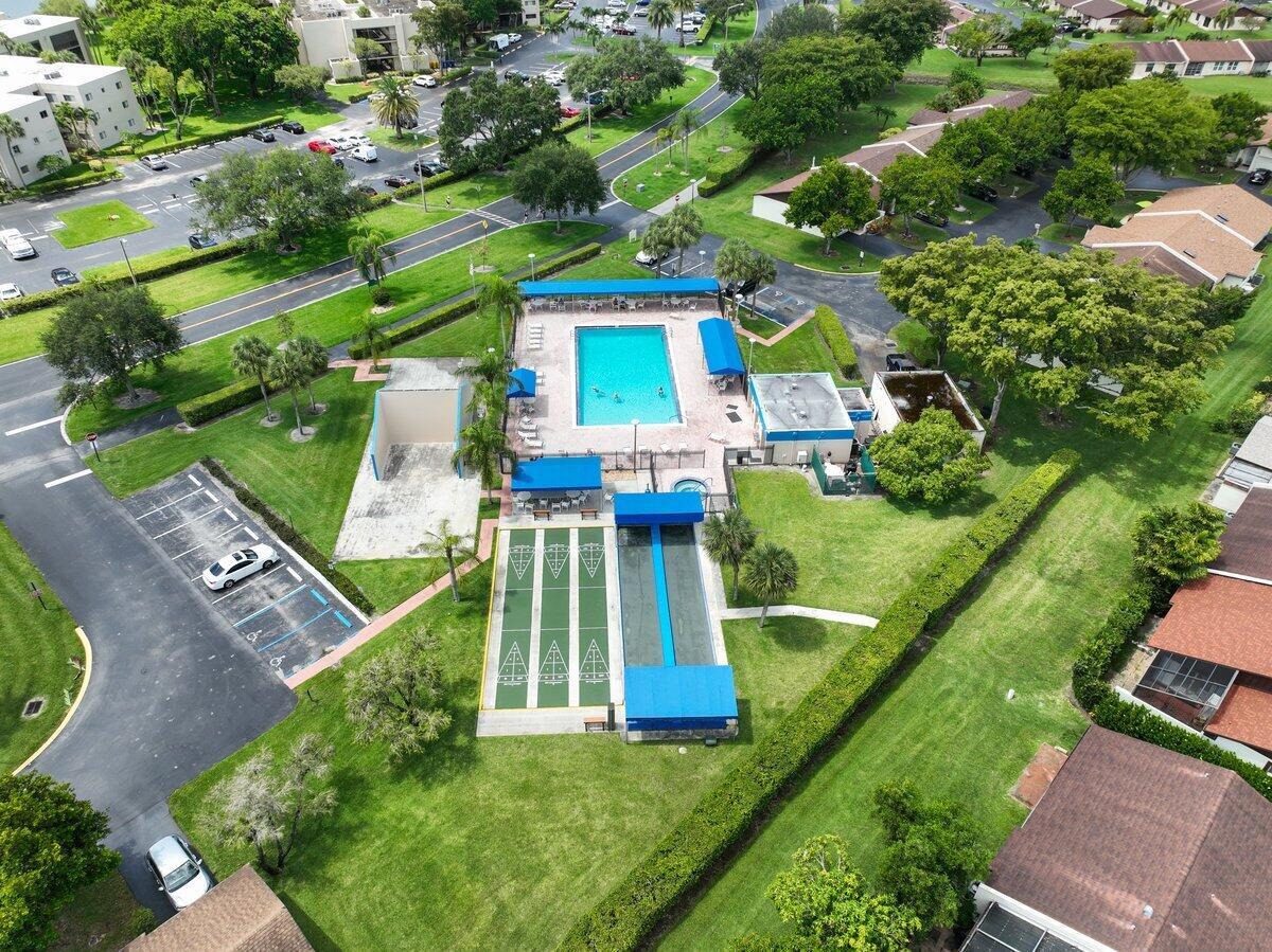 LAS VERDES / LAUREL OAK - Residential