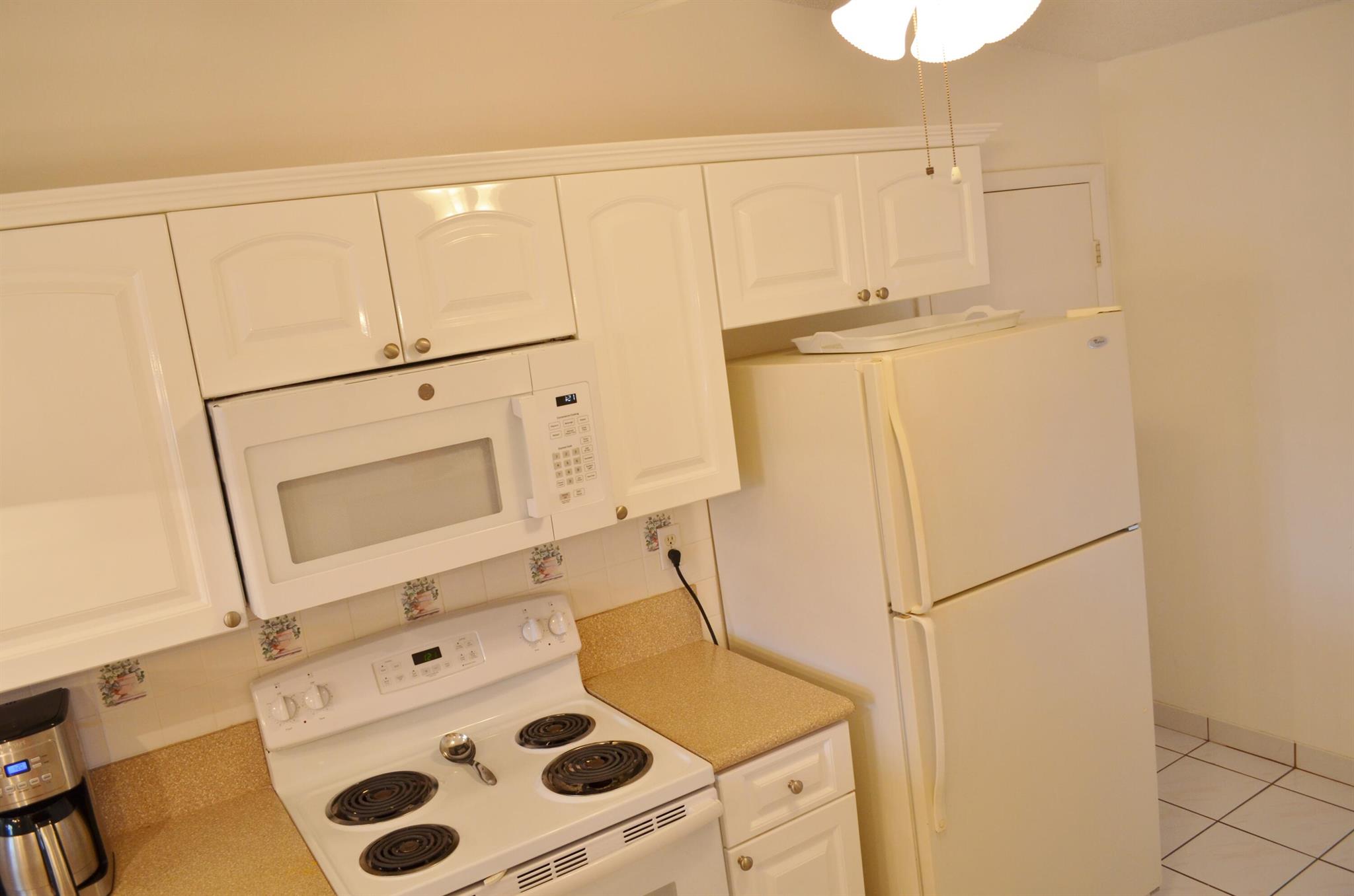 LAS VERDES / LAUREL OAK - Residential