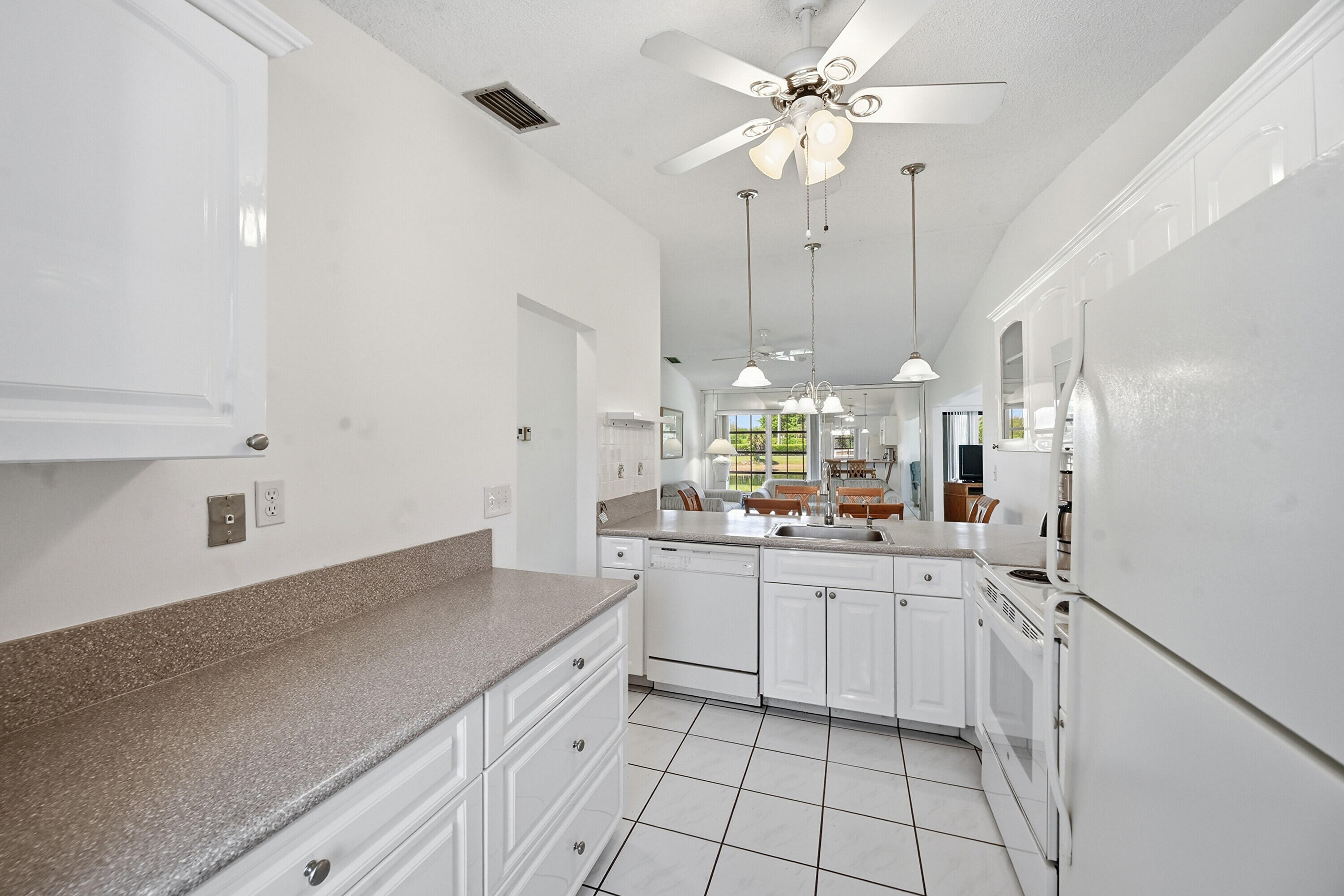 LAS VERDES / LAUREL OAK - Residential