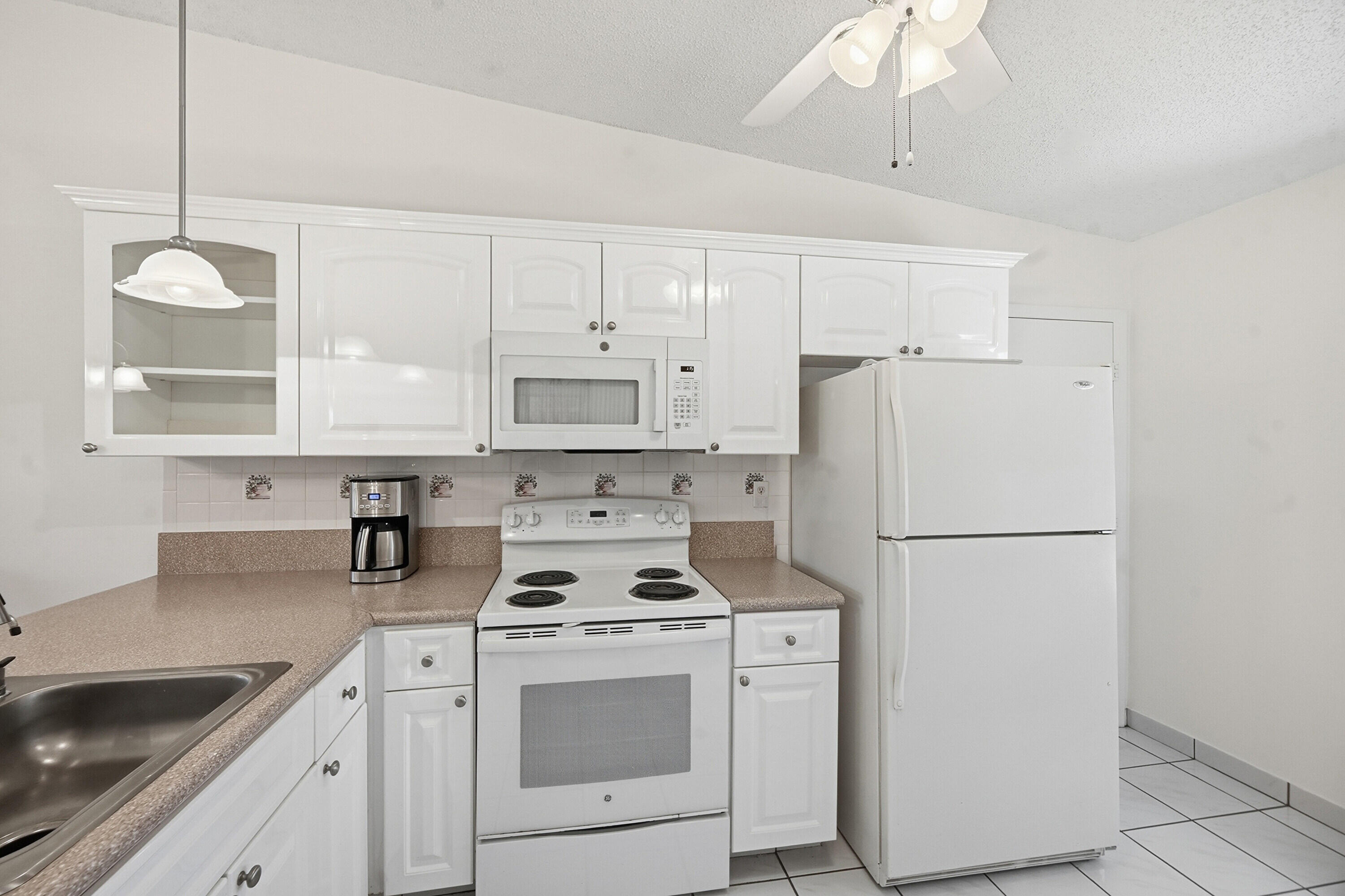 LAS VERDES / LAUREL OAK - Residential