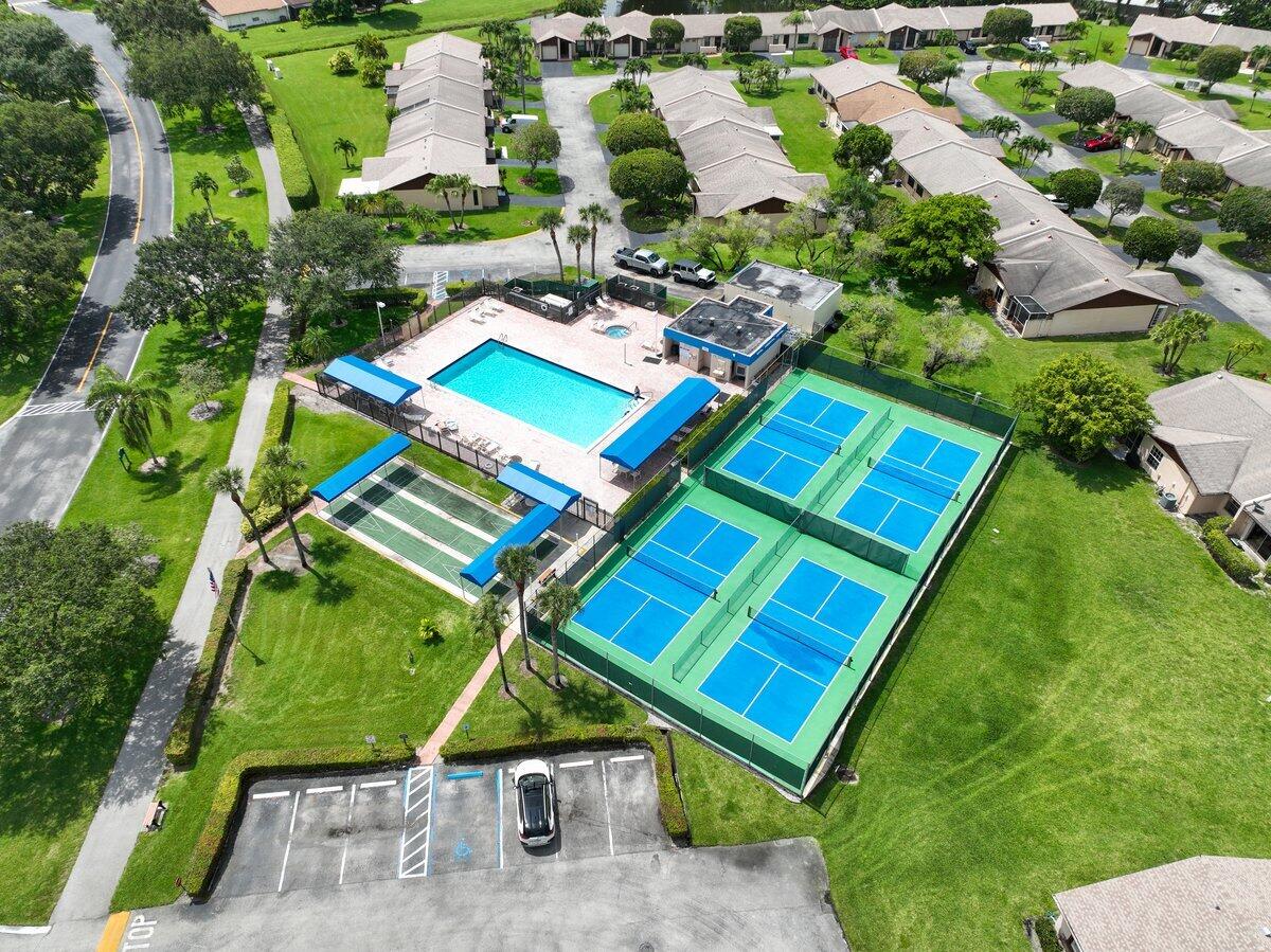 LAS VERDES / LAUREL OAK - Residential