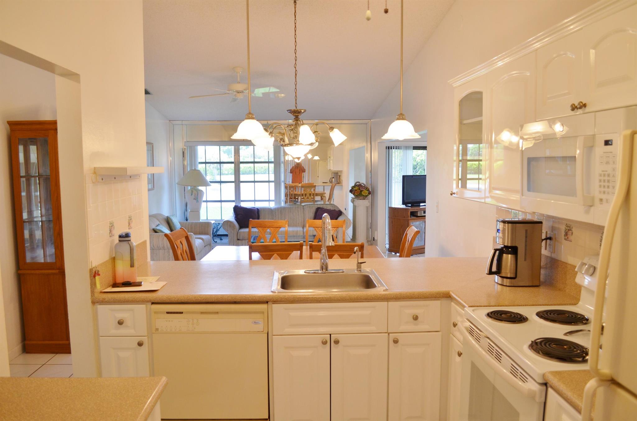 LAS VERDES / LAUREL OAK - Residential