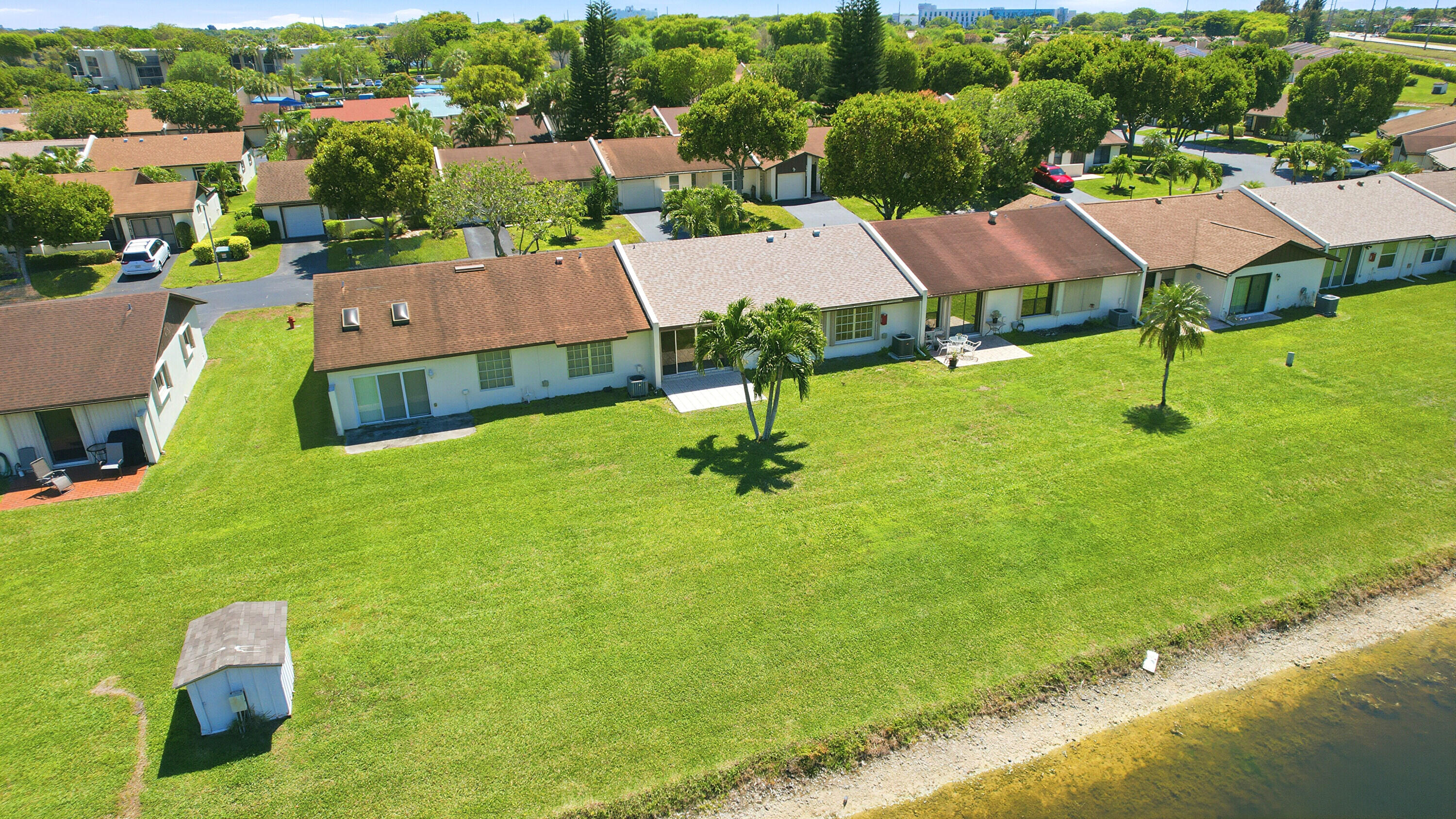 LAS VERDES / LAUREL OAK - Residential