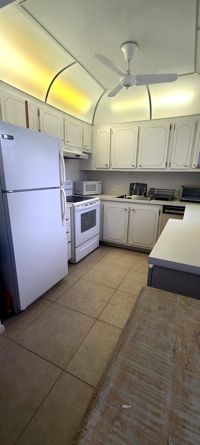 SUFFOLK AT CENTURY VILLAG - Residential