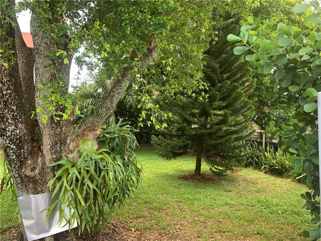 Lloyd Estates 25-47 B - Residential