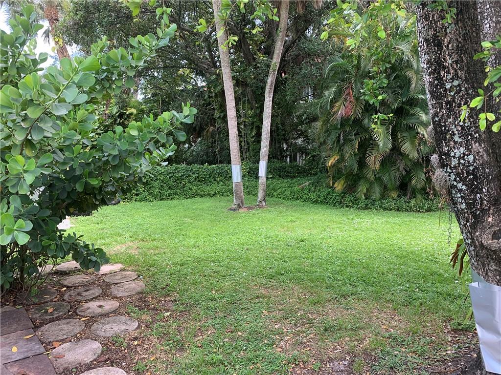 Lloyd Estates 25-47 B - Residential