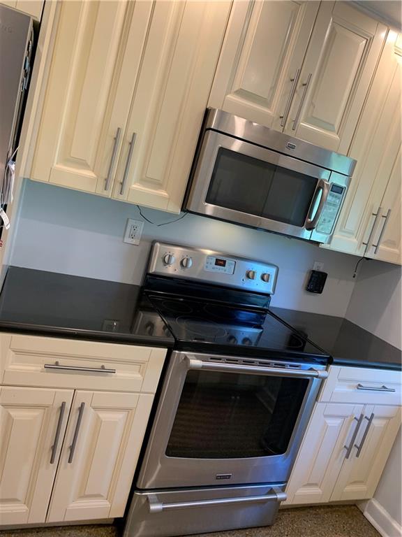 Lloyd Estates 25-47 B - Residential