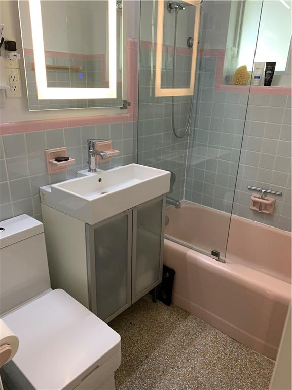 Lloyd Estates 25-47 B - Residential