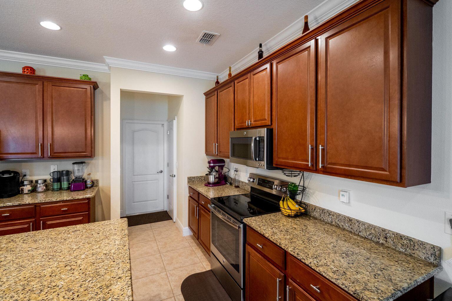 PORT ST LUCIE SECTION 19 - Residential Lease