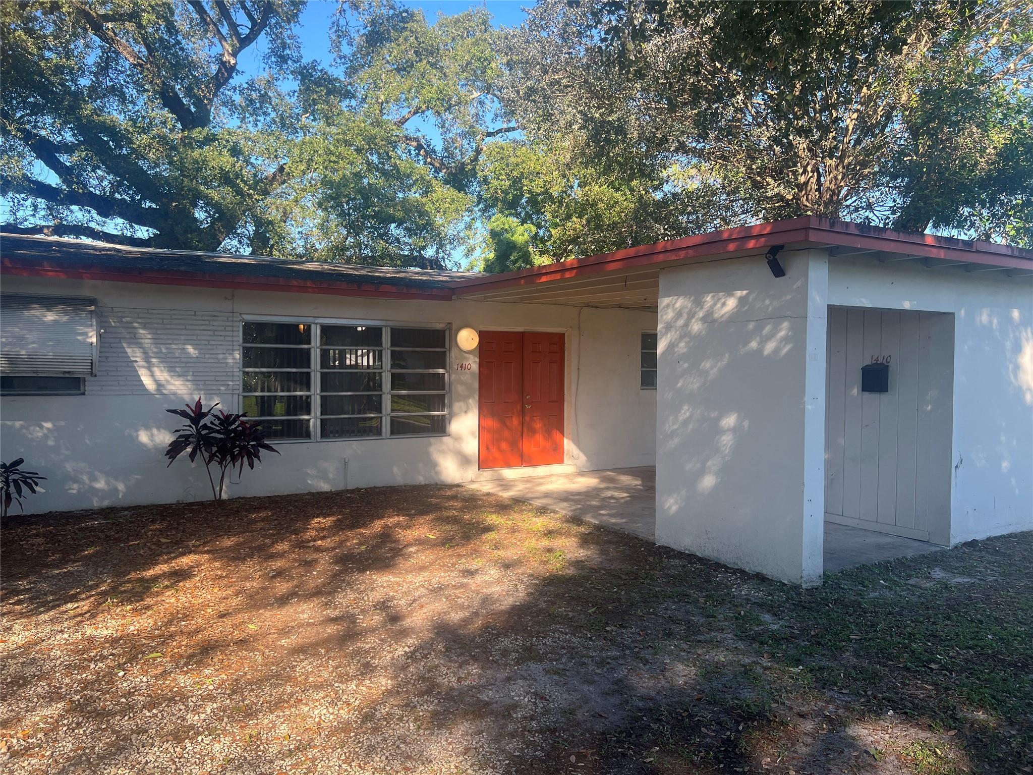 WEST HOLLYWOOD - Residential Lease