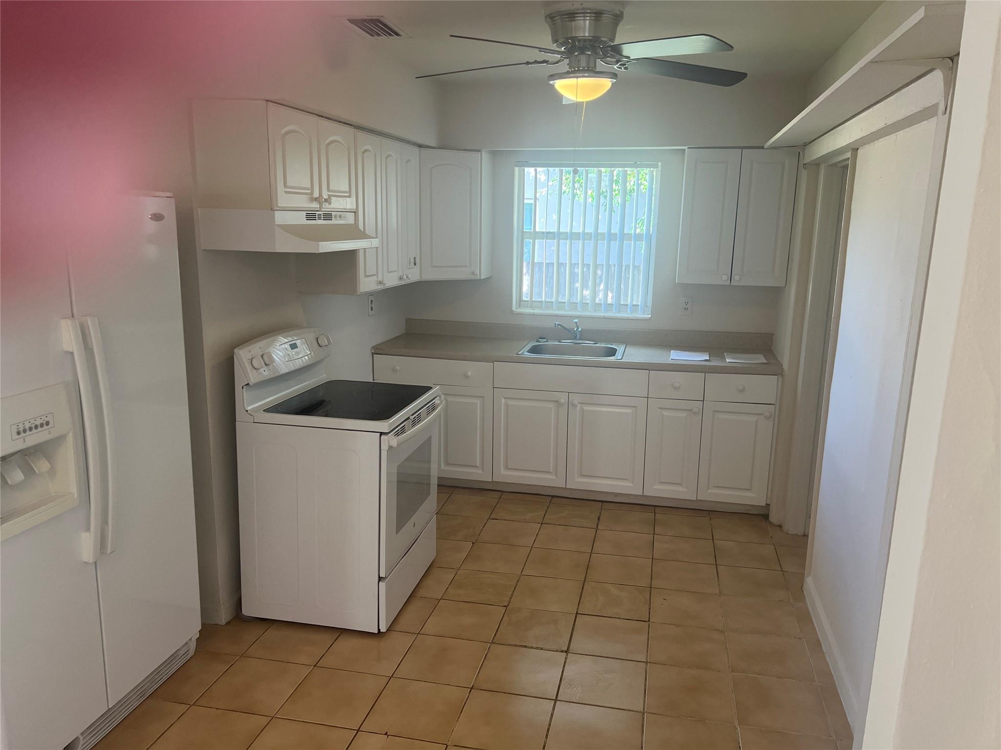 WEST HOLLYWOOD - Residential Lease