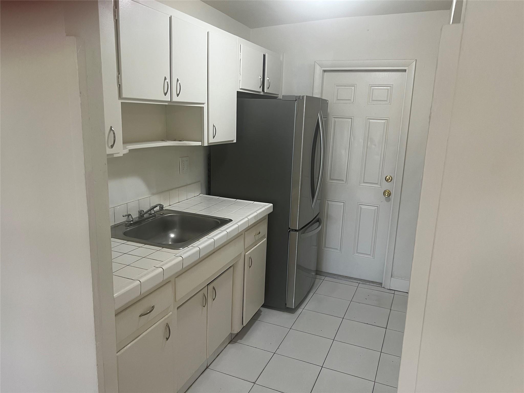 WEST HOLLYWOOD - Residential Lease