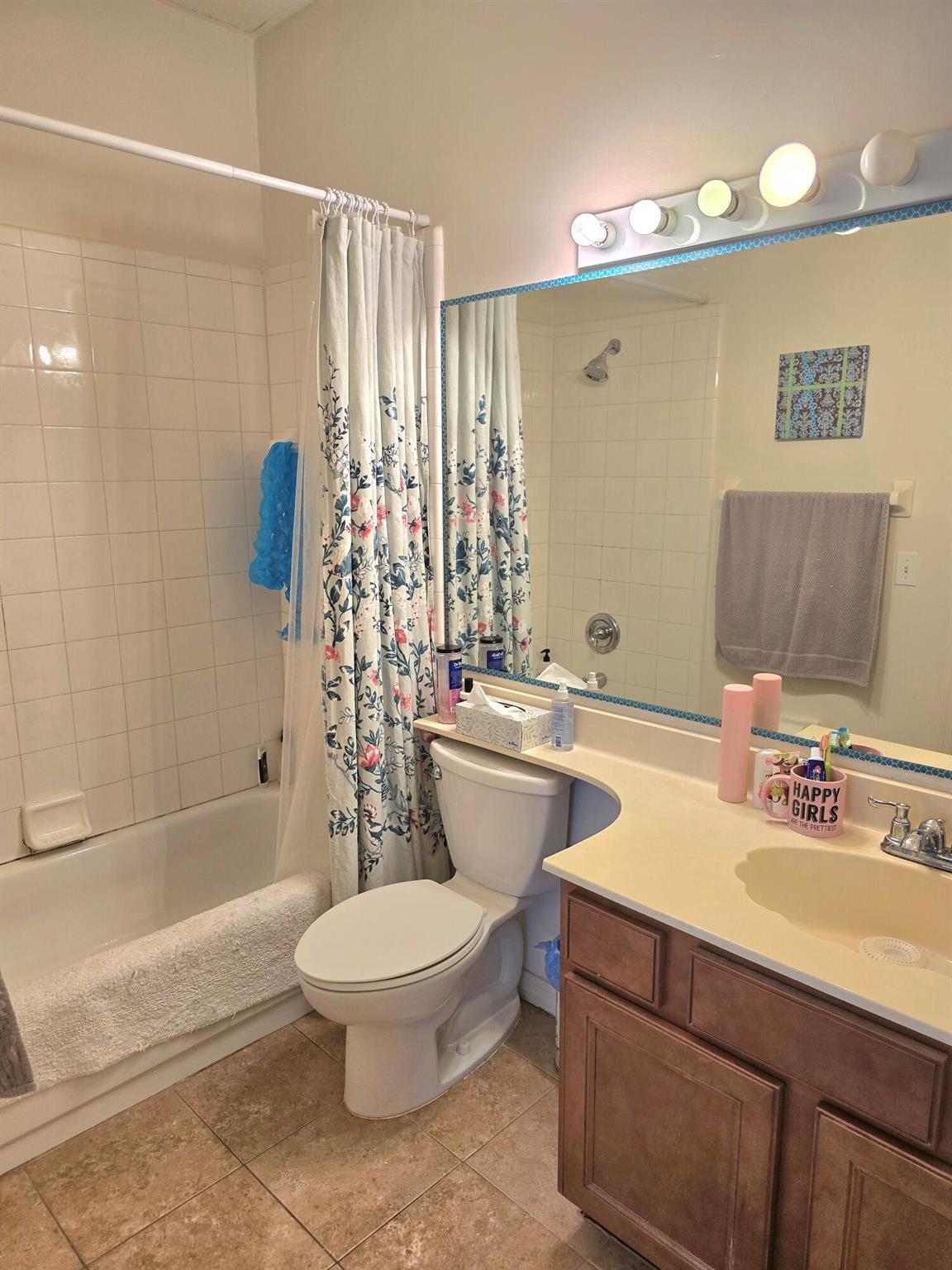 WESTBROOK ISLES CONDOMINI - Residential