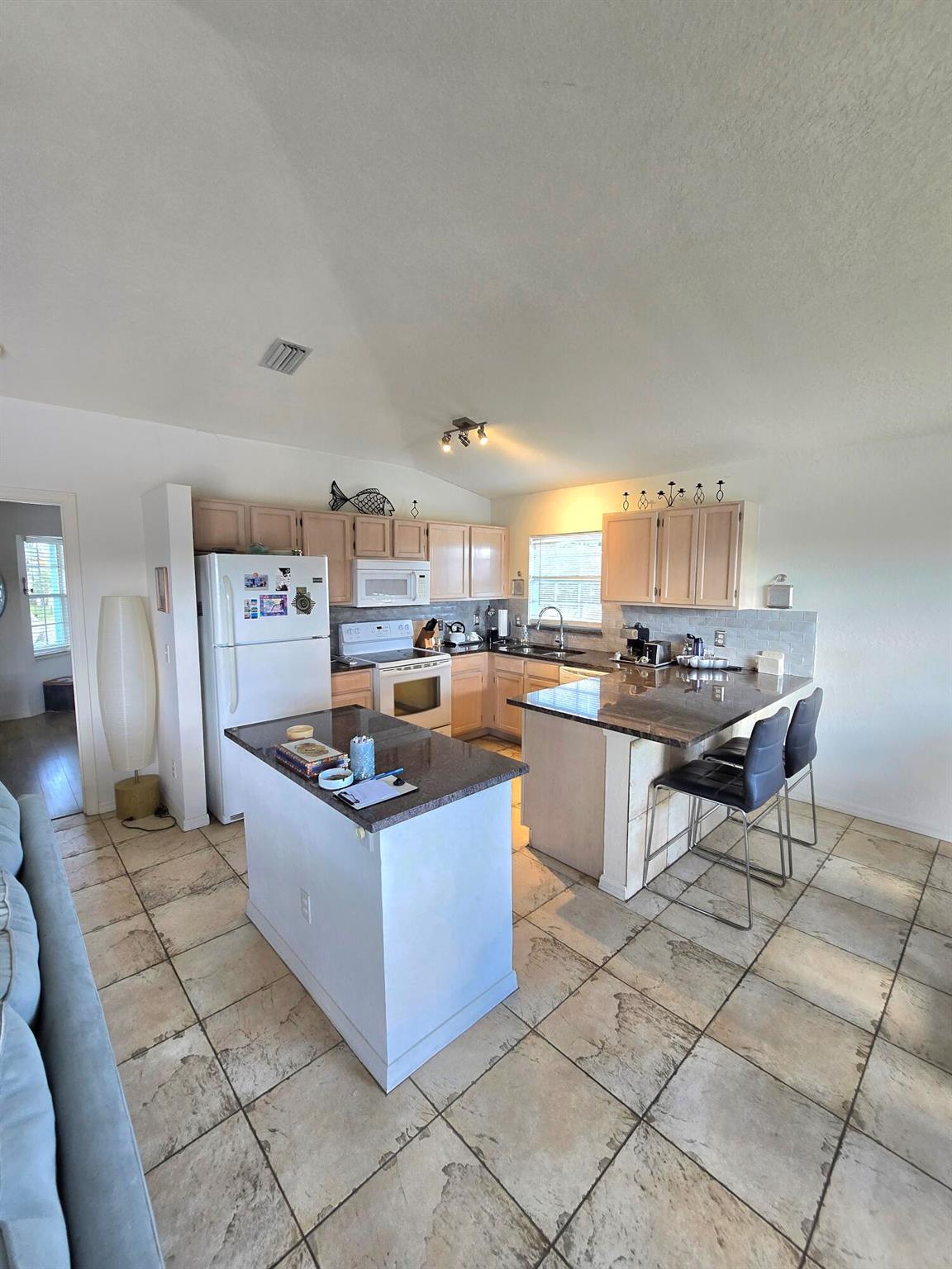 1105 SW Swan Lake Circle 103