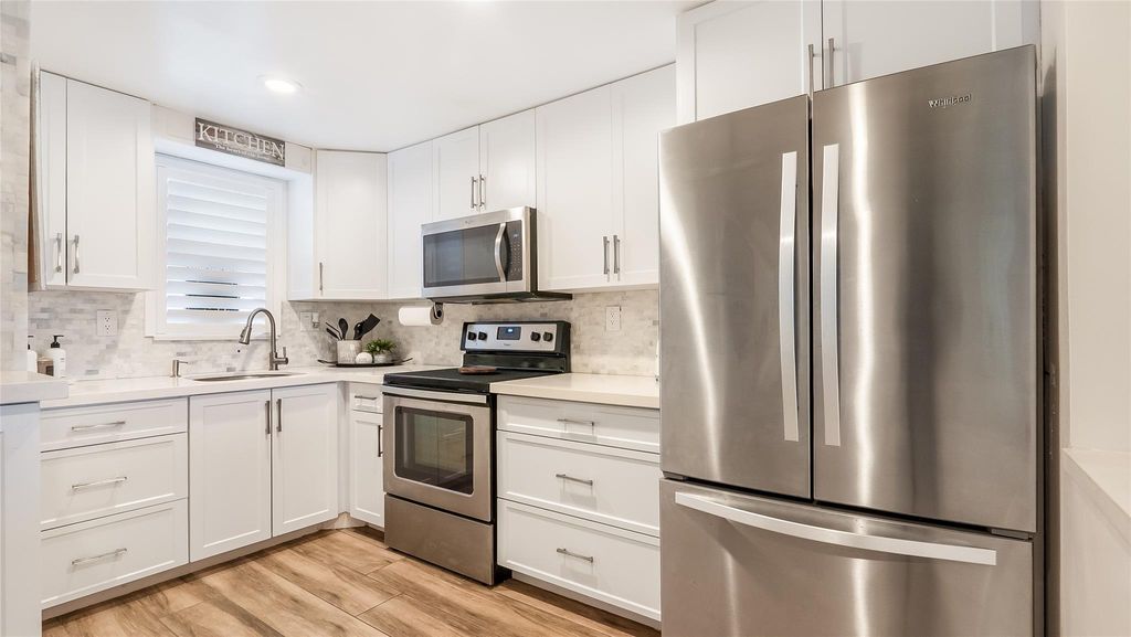 Photo of 3300 W Rolling Hills Circle #504, Davie, FL 33328 (MLS # F10496441)