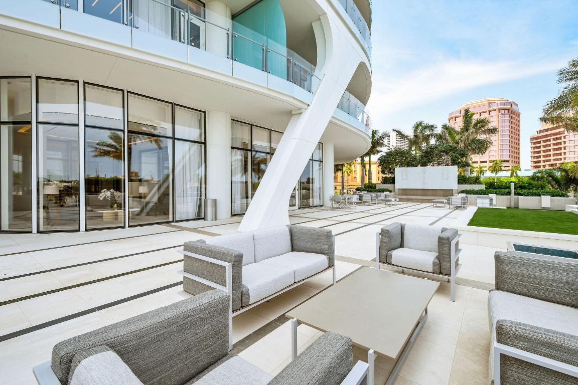 BRISTOL CONDO - Residential