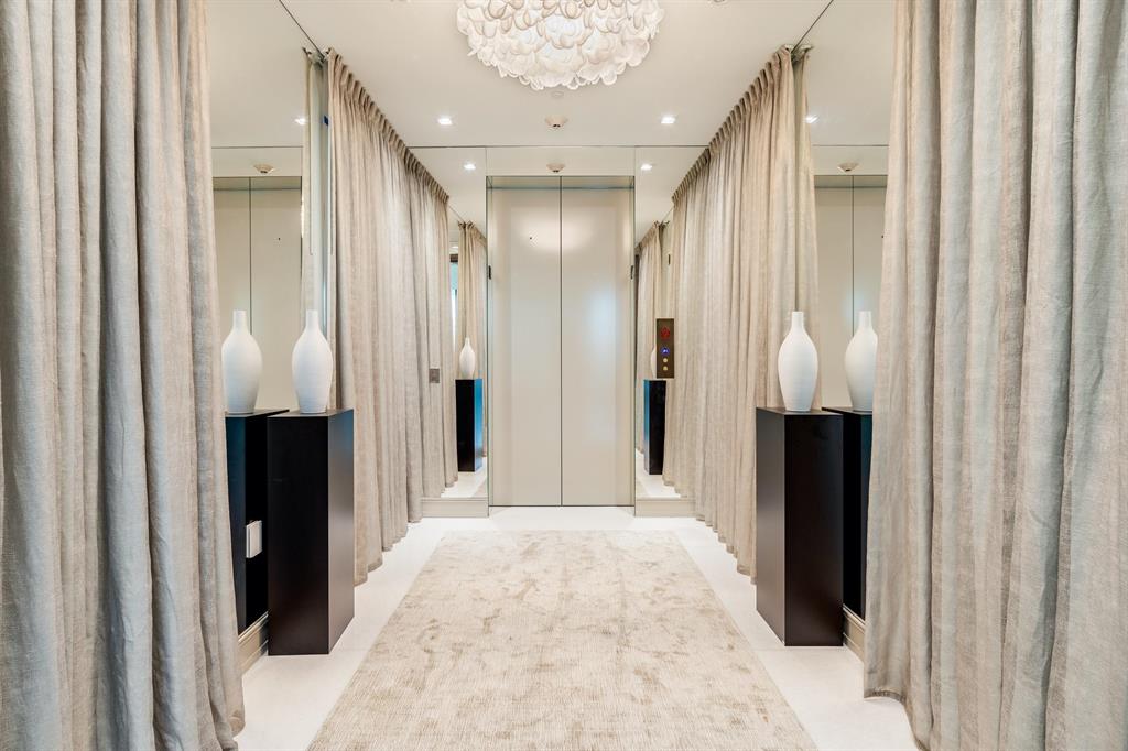 BRISTOL CONDO - Residential