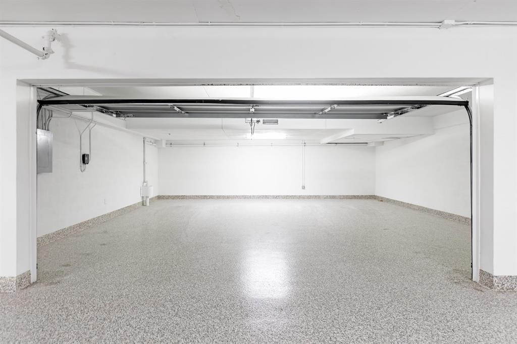 BRISTOL CONDO - Residential