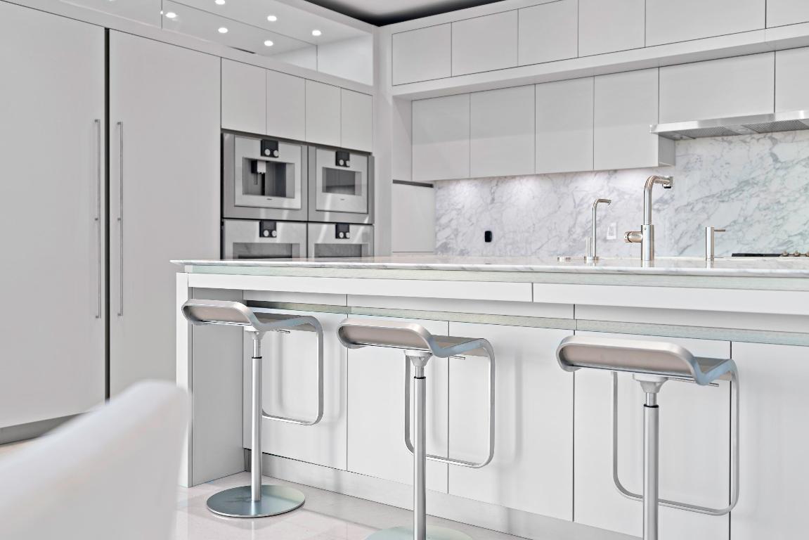 BRISTOL CONDO - Residential