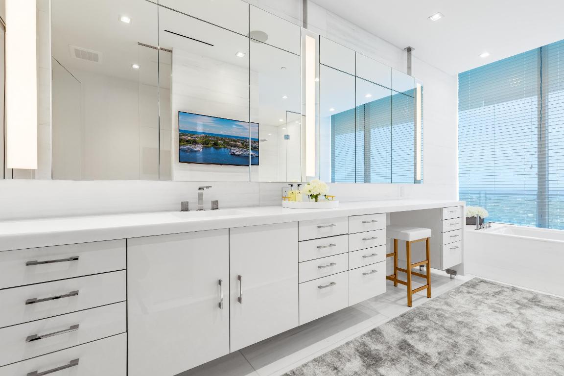 BRISTOL CONDO - Residential