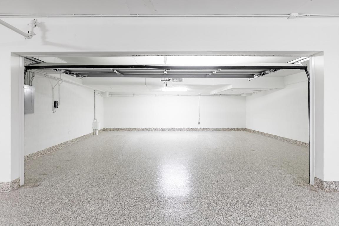 BRISTOL CONDO - Residential