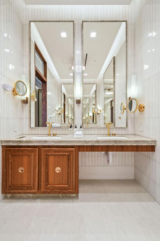 BRISTOL CONDO - Residential