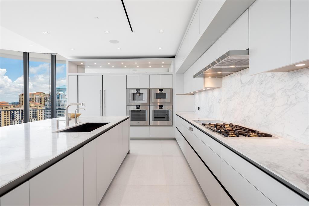 BRISTOL CONDO - Residential