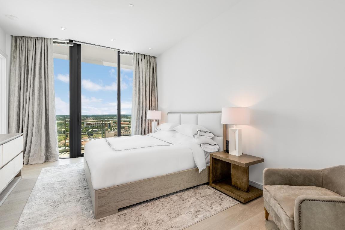 BRISTOL CONDO - Residential