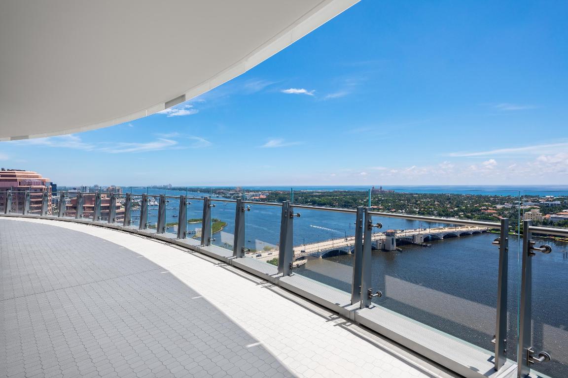 BRISTOL CONDO - Residential