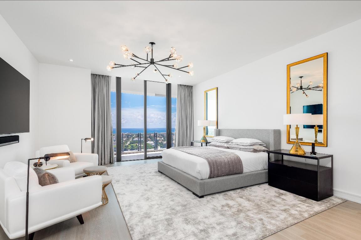 BRISTOL CONDO - Residential