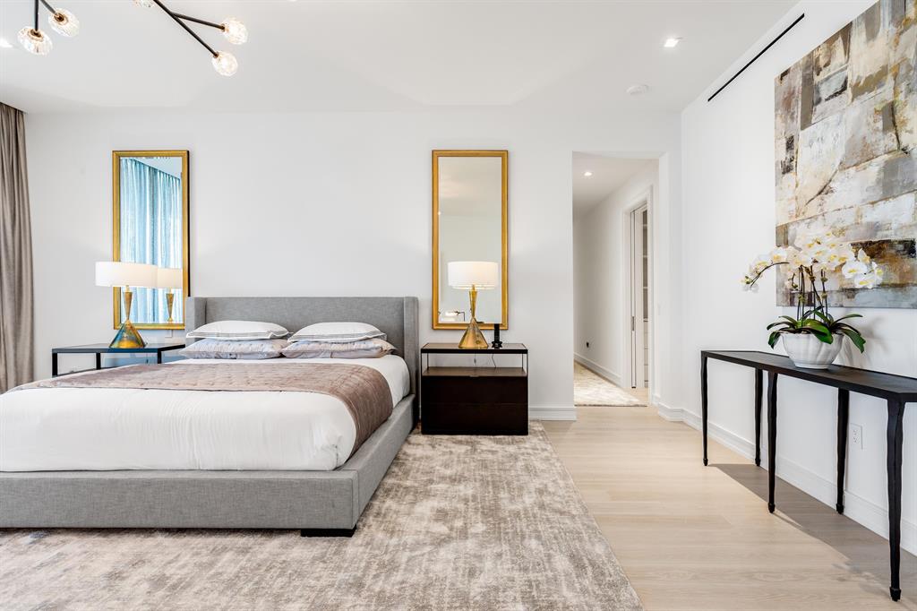 BRISTOL CONDO - Residential