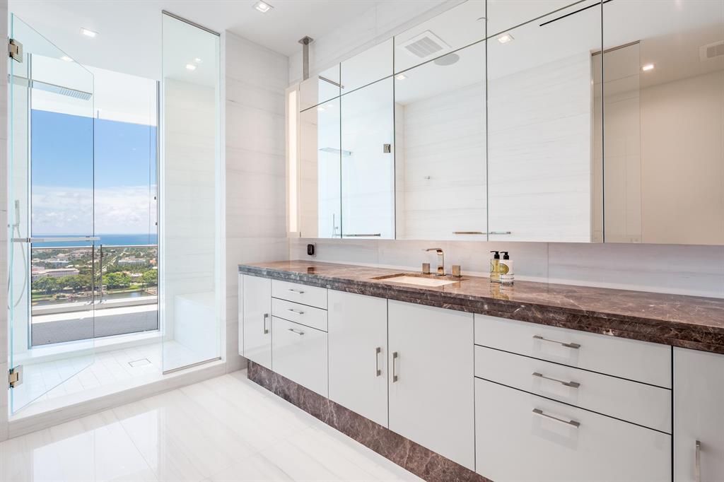 BRISTOL CONDO - Residential